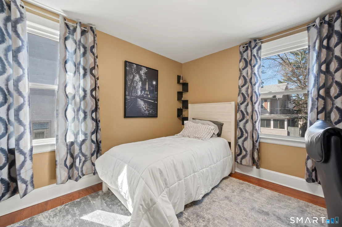 Photo of 32 Burr Avenue