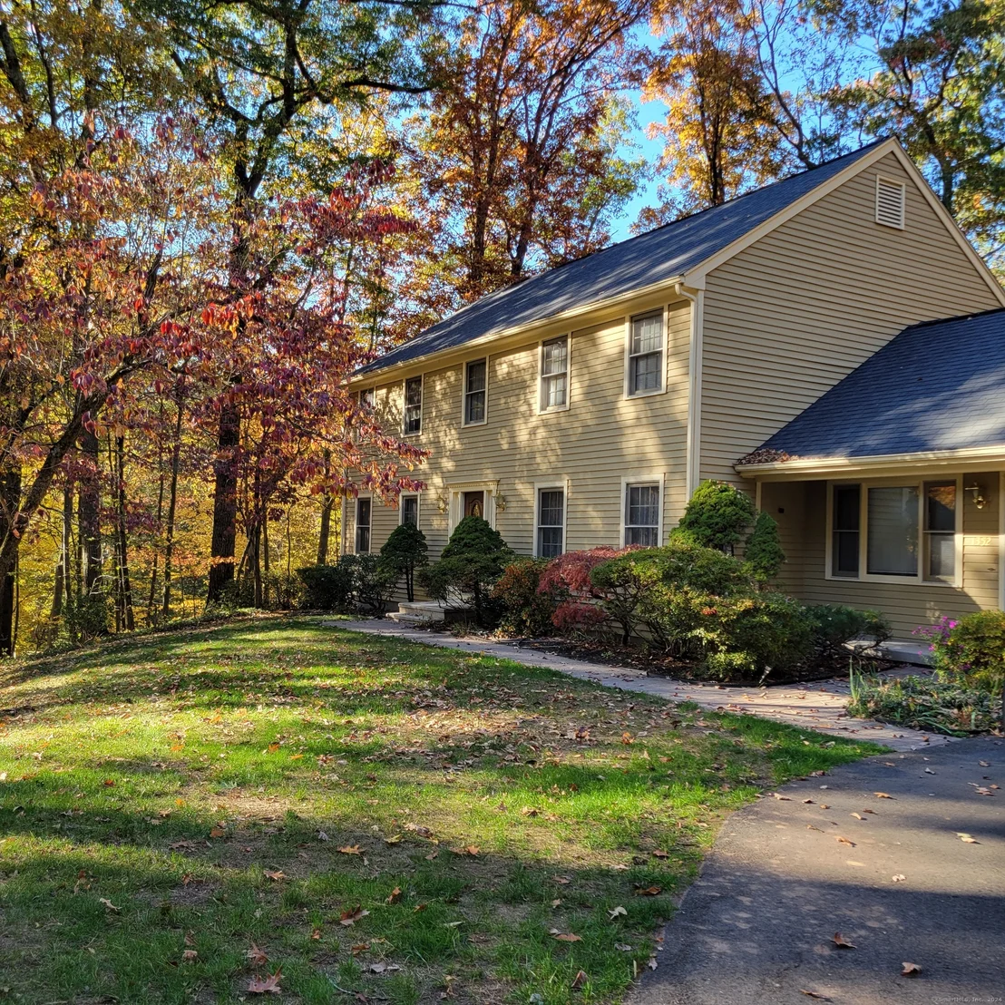 Photo of 1352 Wolf Hill Road
