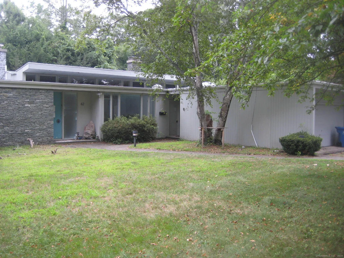Photo of 62 Mohegan Road