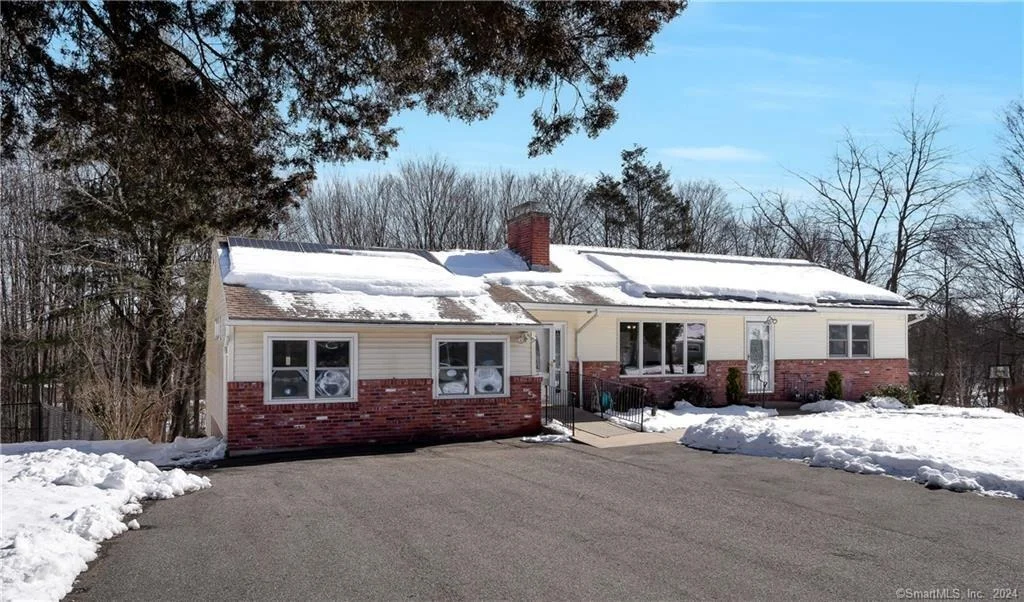Photo of 309 Savage Hill Road