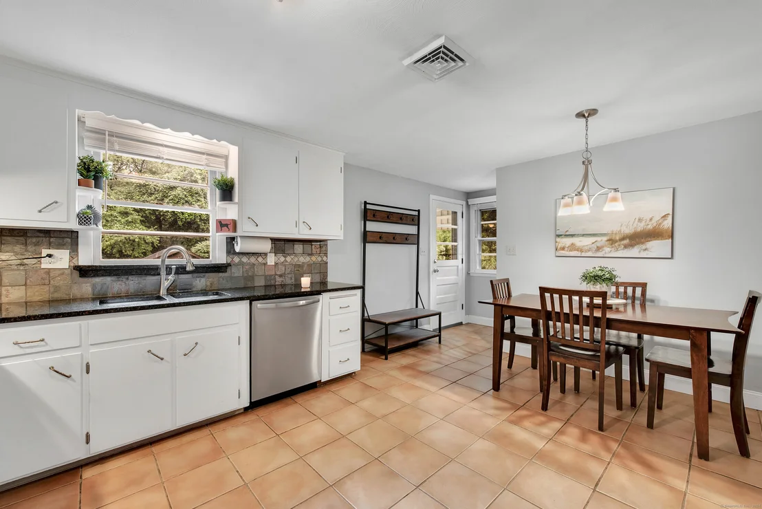Photo of 1 Higgins Avenue