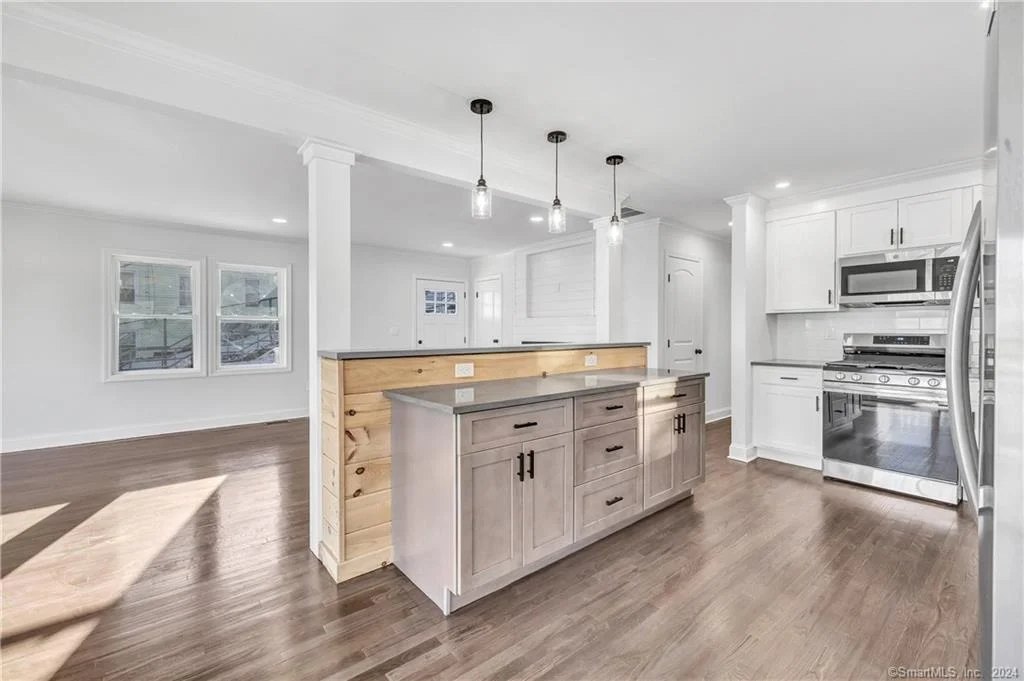 Photo of 39 Edgefield Avenue