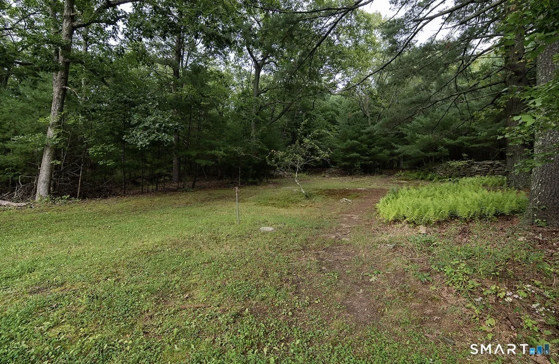 Photo of 686 Squaw Rock Road
