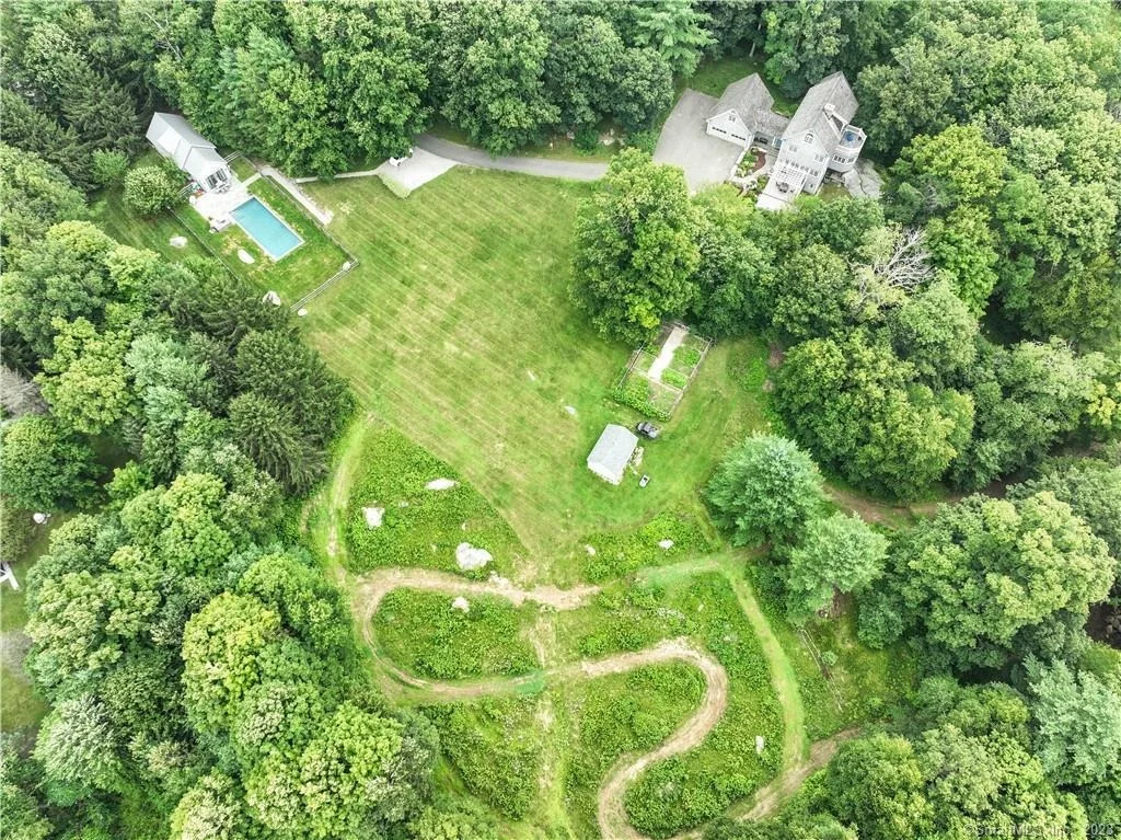 Photo of 39 Cemetery Hill Road