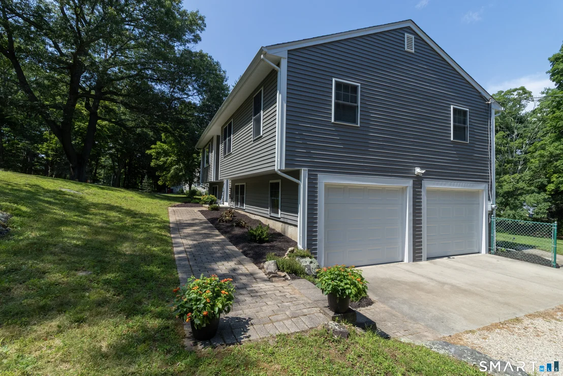 Photo of 831 Nut Plains Road