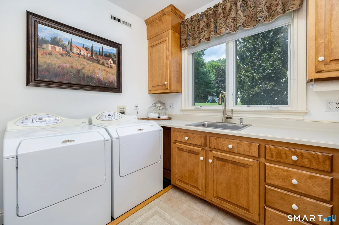 Photo of 122 Windward Place