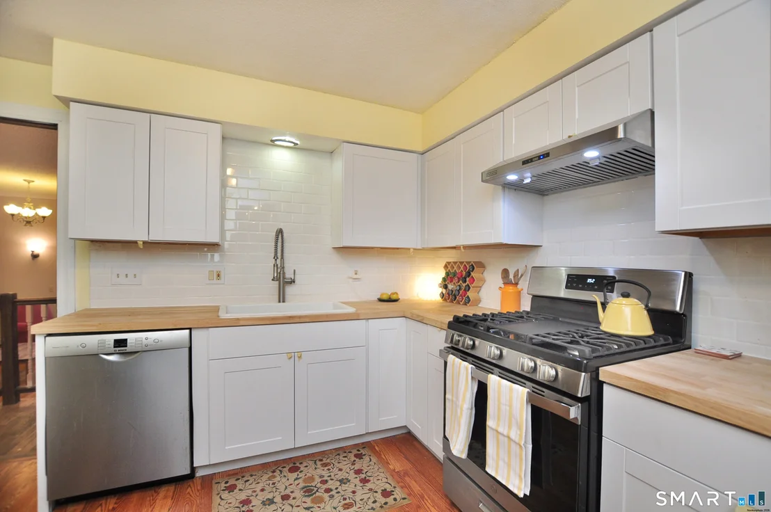 Photo of 121 Wedgewood Drive