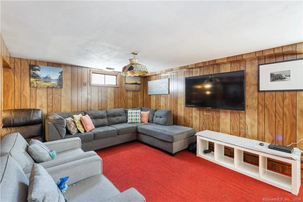 Photo of 498 Scott Road
