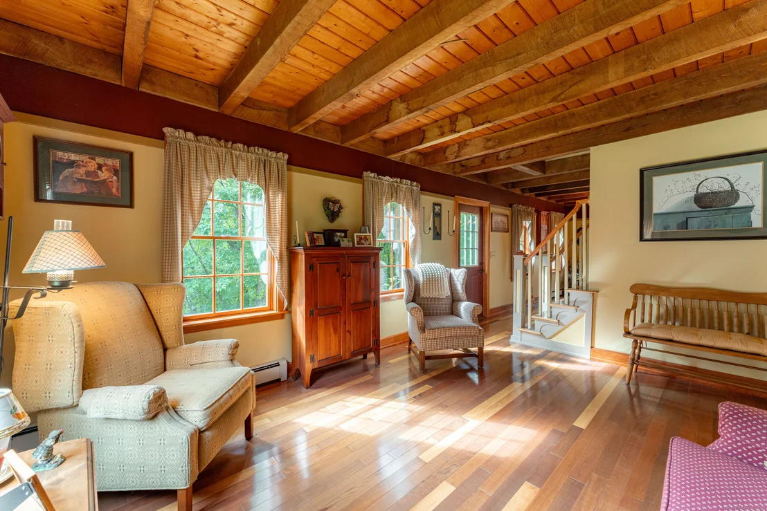 Photo of 512 Squaw Rock Road