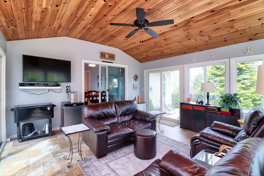 Photo of 129 Georgetown Drive
