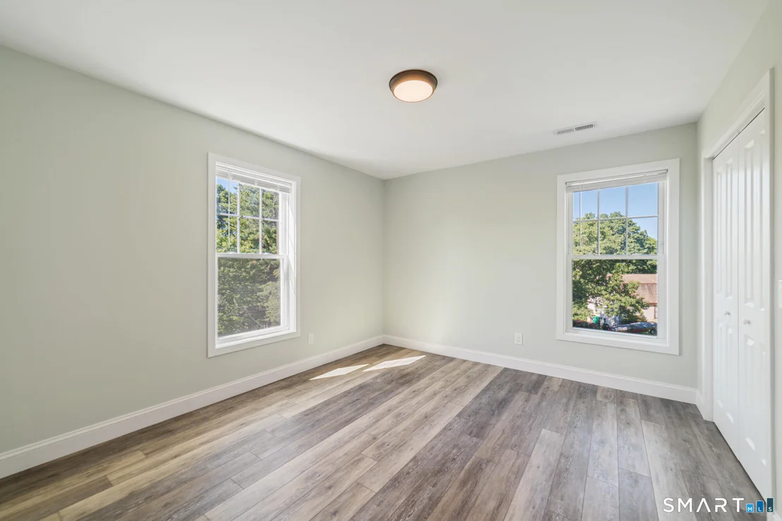 Photo of 85 Vanderbilt Road