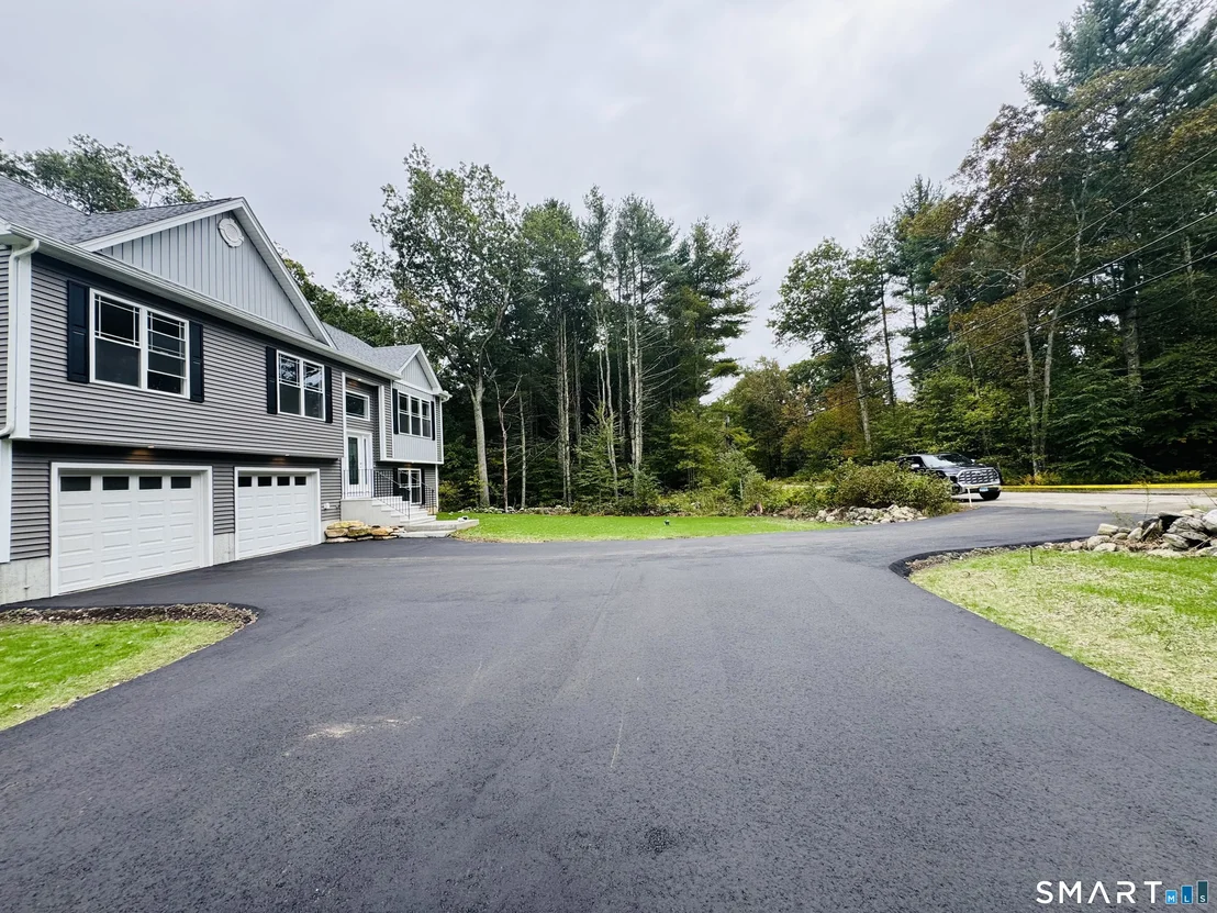 Photo of 874 Brook Road