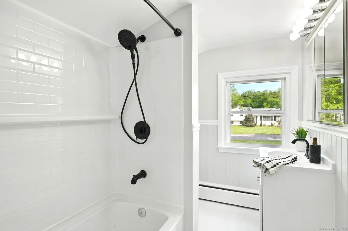 Photo of 843 Overhill Drive
