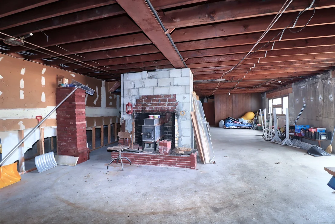 Photo of 1860 Meriden Road