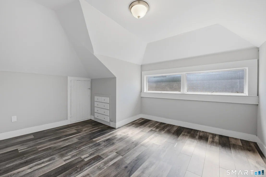 Photo of 649 Maple Avenue