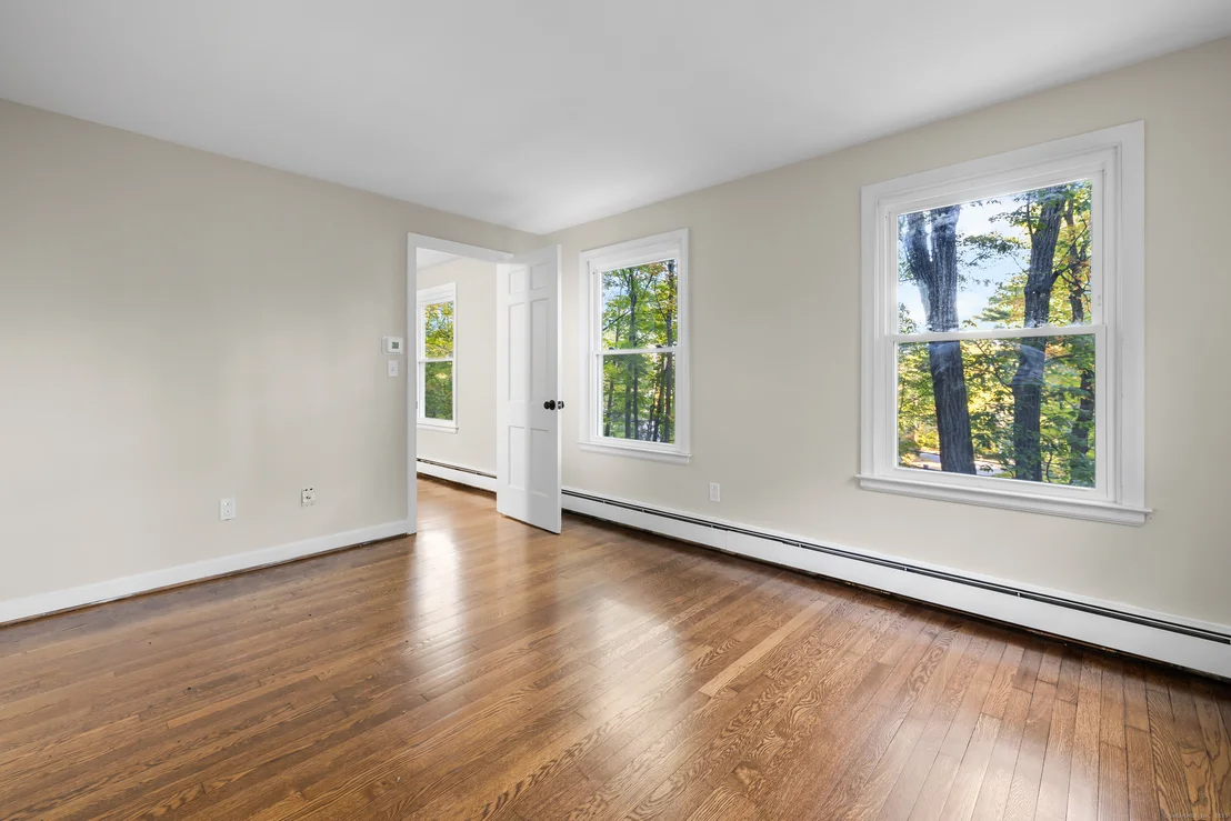 Photo of 545 Simsbury Road