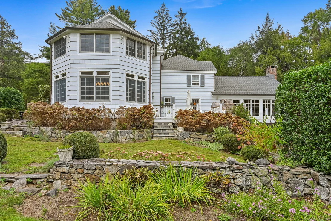 Photo of 330 Ridgefield Road