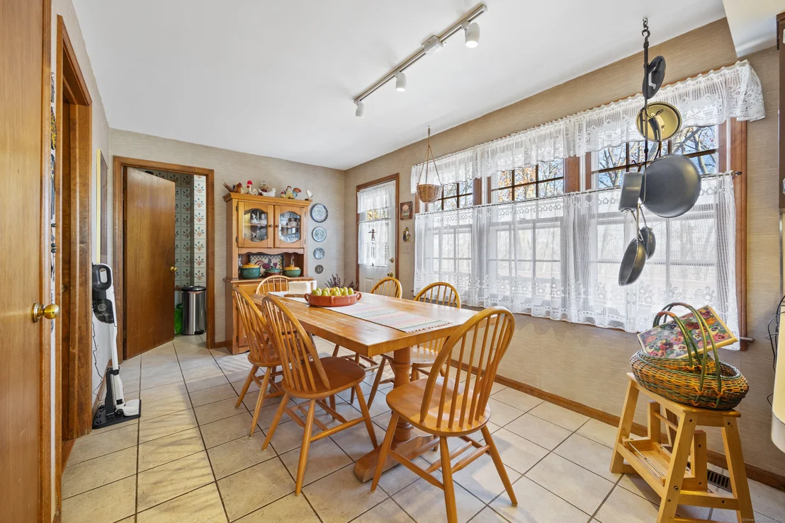 Photo of 325 Oak Drive