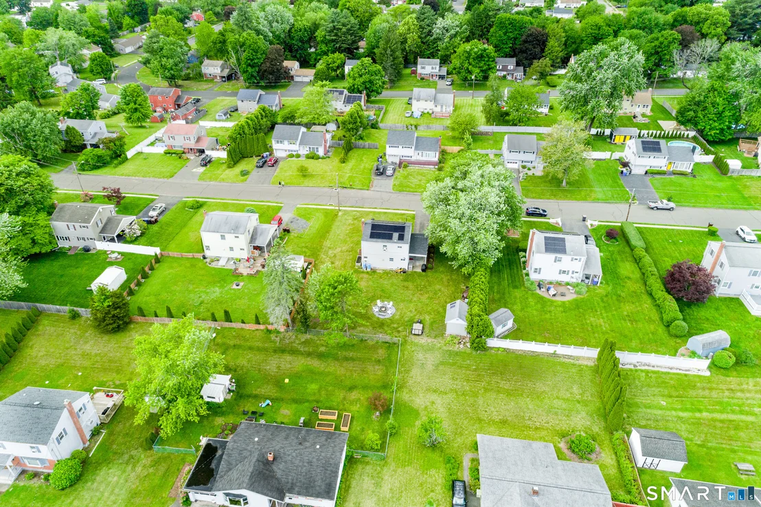 Photo of 50 Putnam Lane