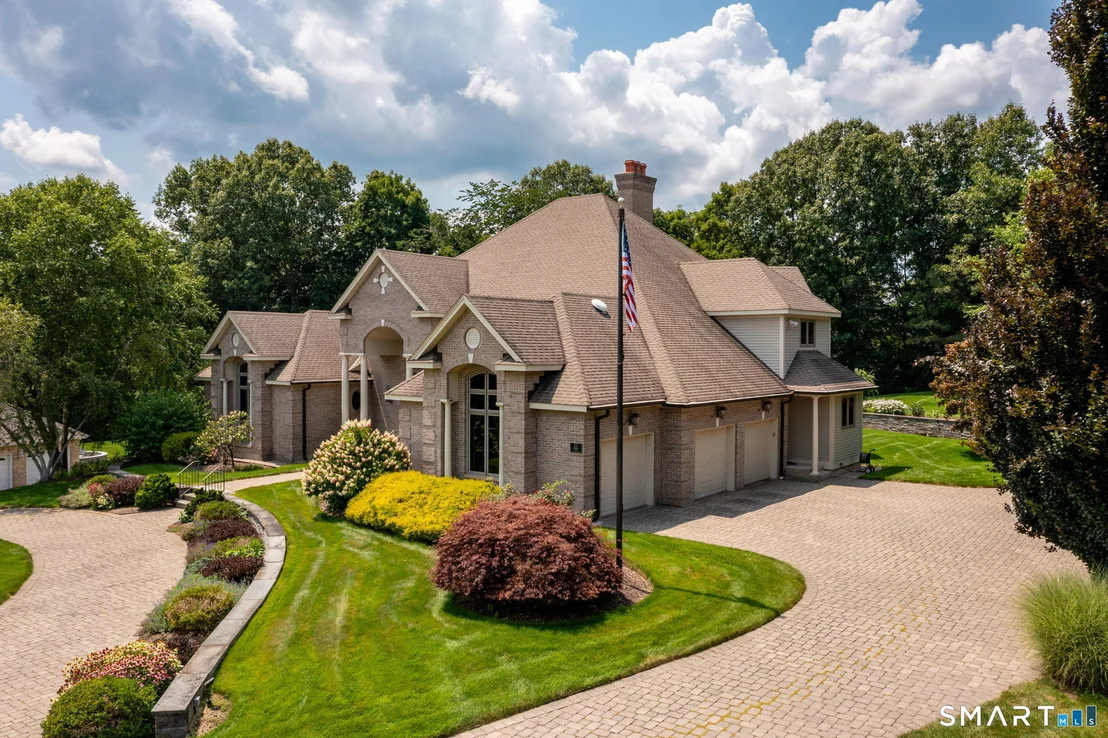 Photo of 122 Windward Place