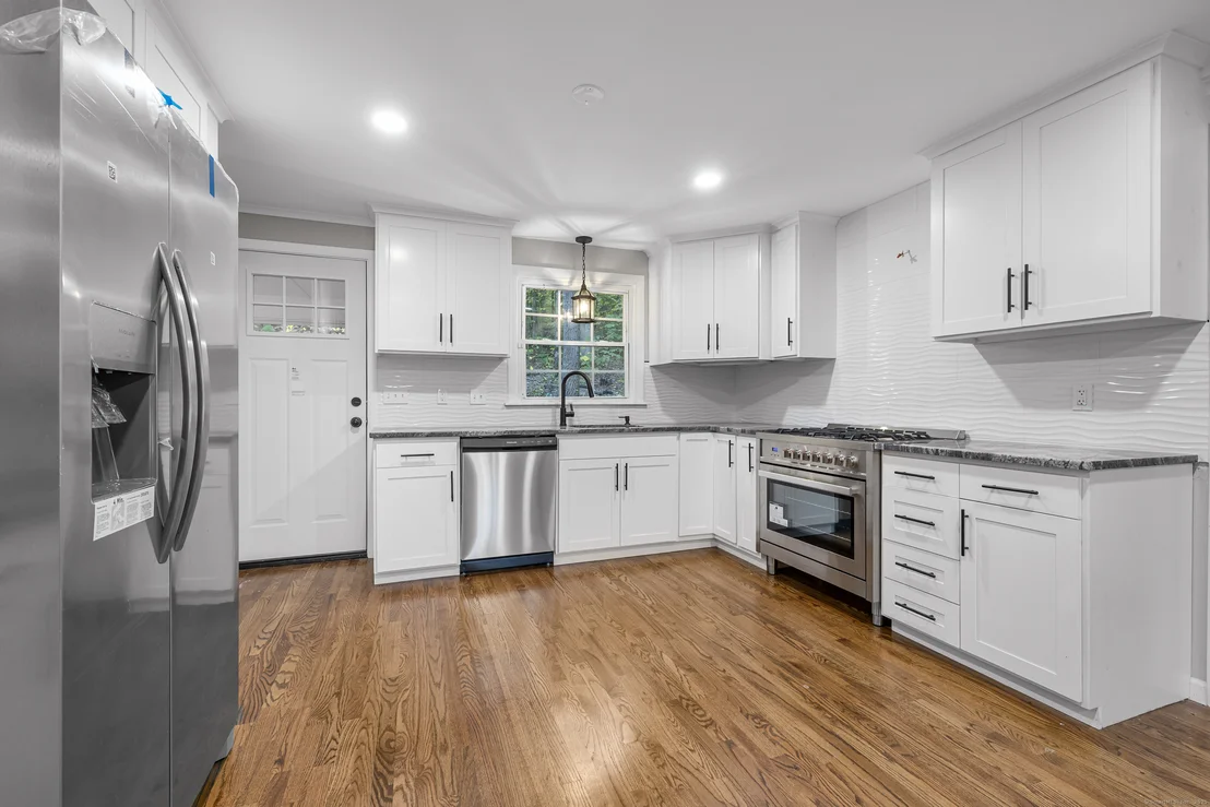 Photo of 545 Simsbury Road