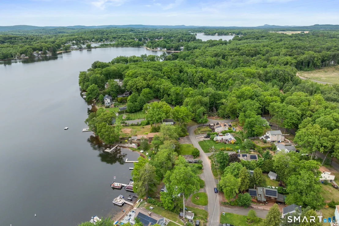 Photo of 440 Lakeview Drive