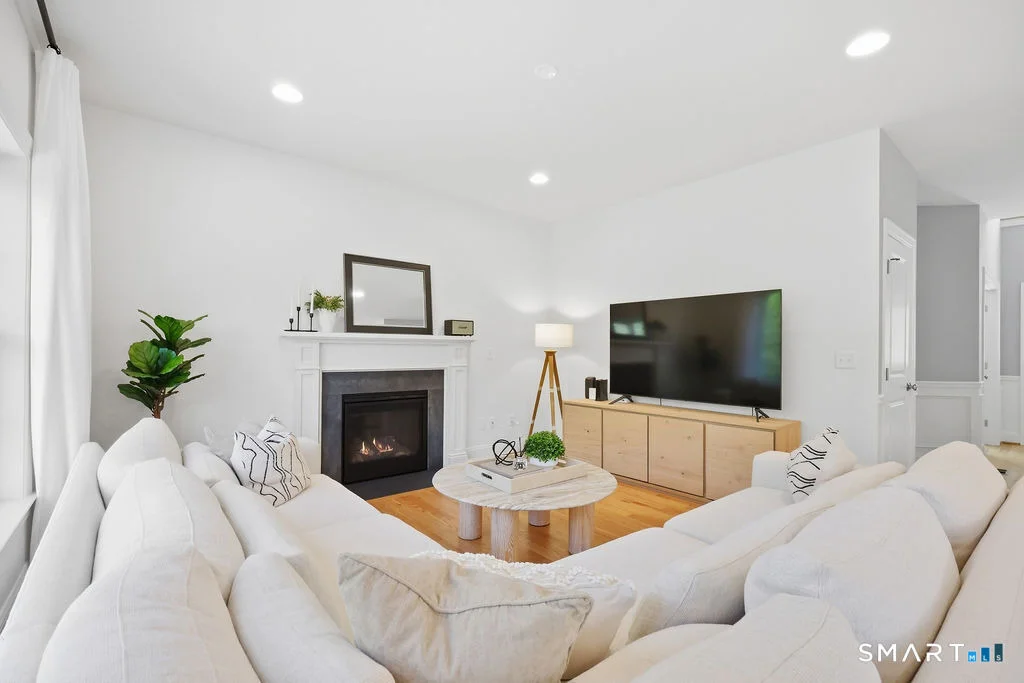 Photo of 21 Wolf Hill Road