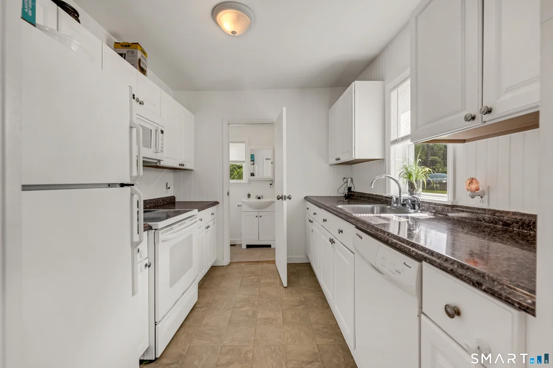 Photo of 325 Wakefield Boulevard