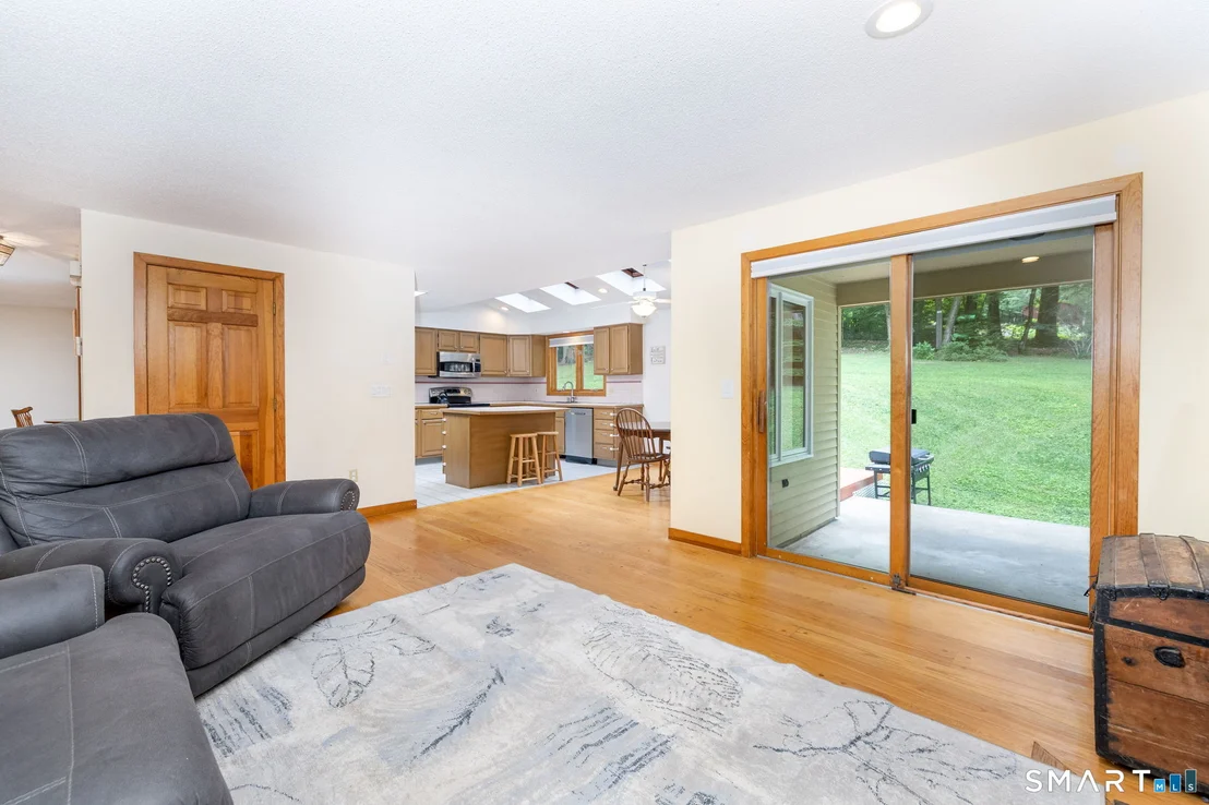 Photo of 1386 Cedar Swamp Road