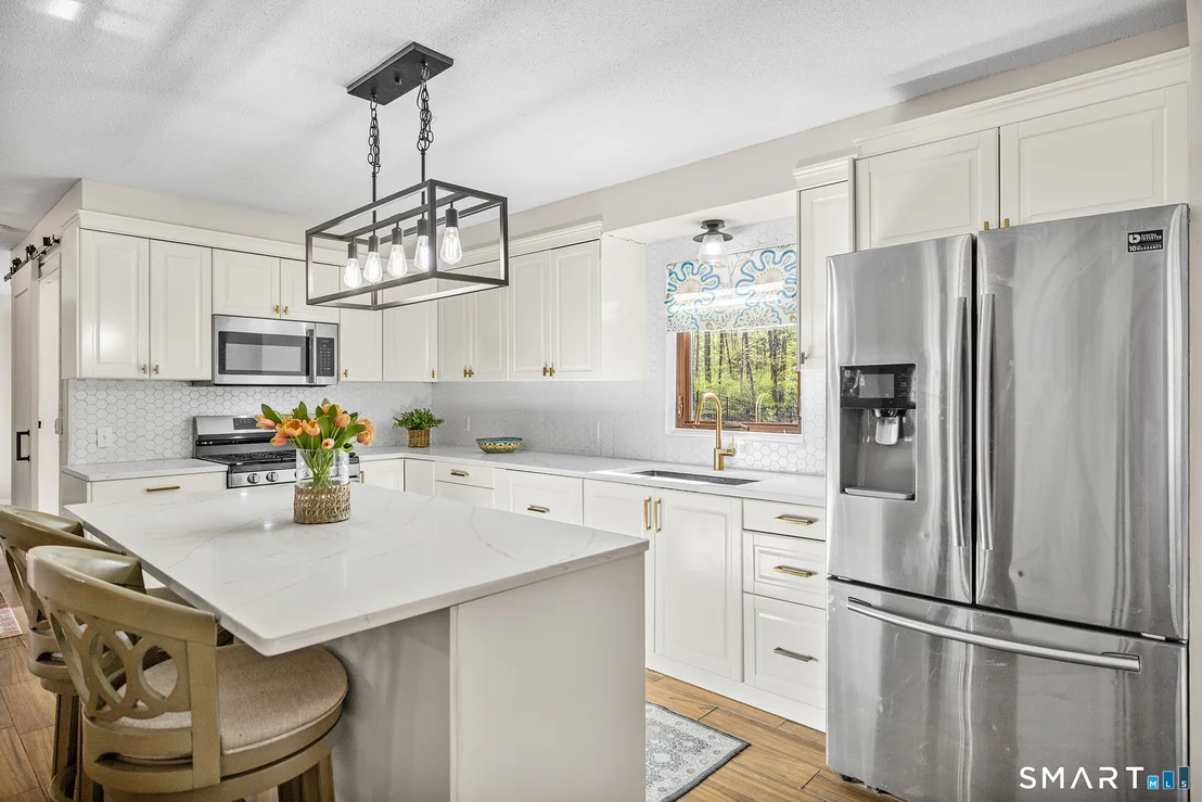 Photo of 1169 Flanders Road