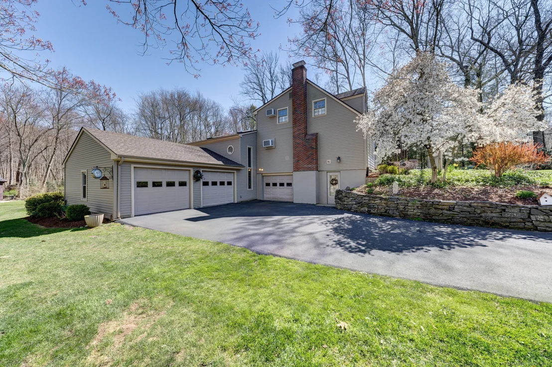 Photo of 345 Gehring Road