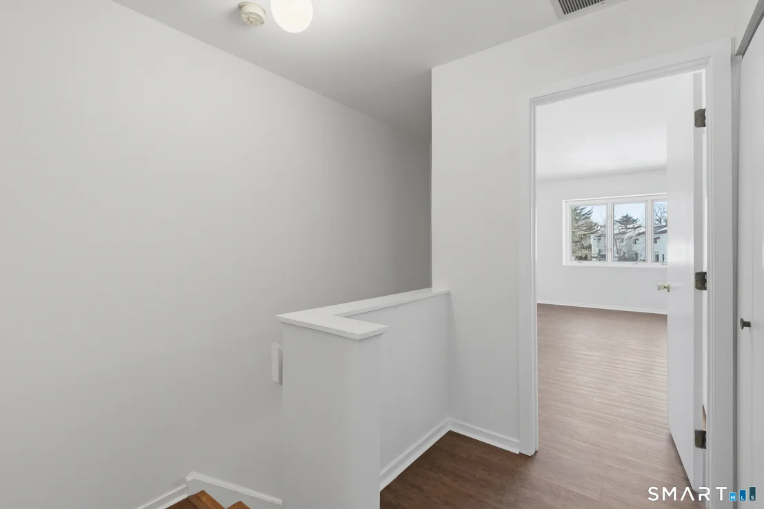 Photo of Unit APT82 at 827 Oronoke Road