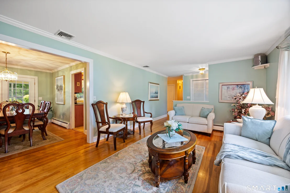 Photo of 8 Lindsley Drive