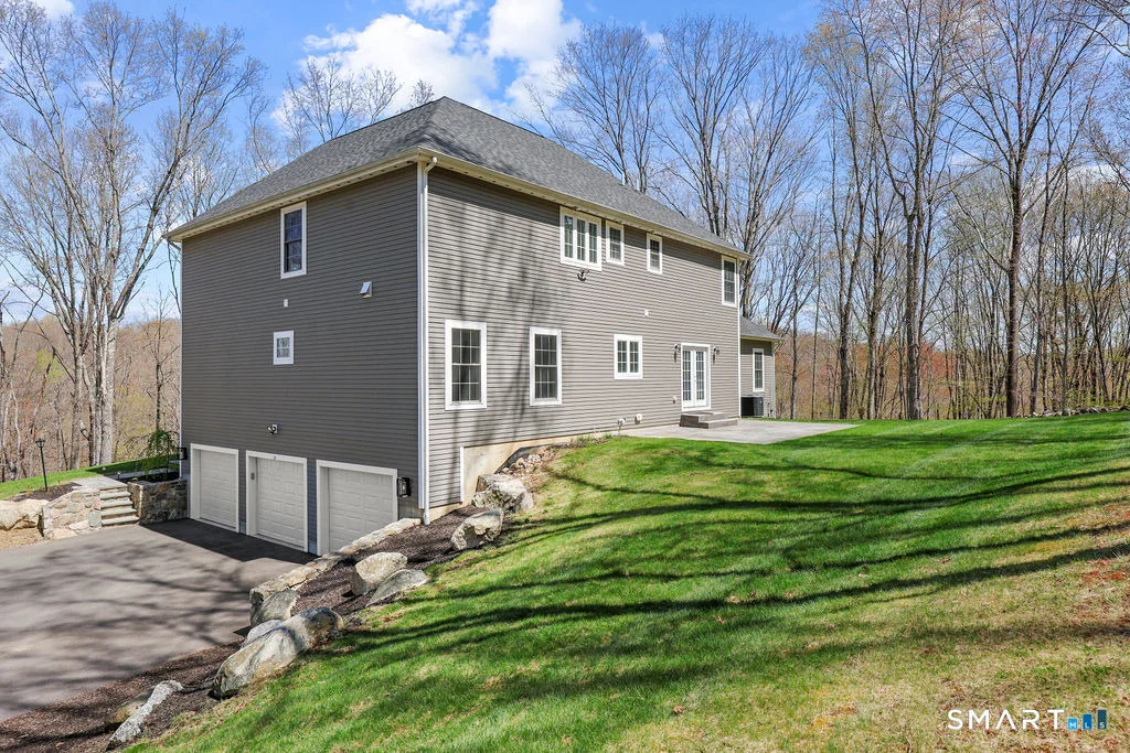 Photo of 359 Hammertown Road