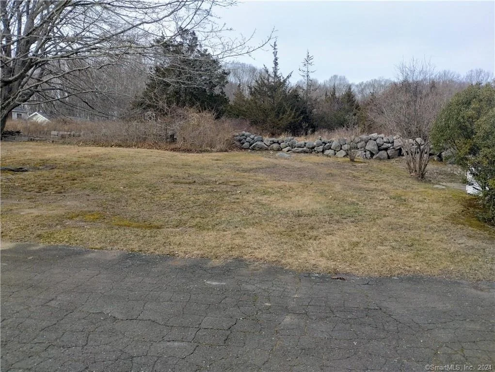 Photo of 448 Shore Road