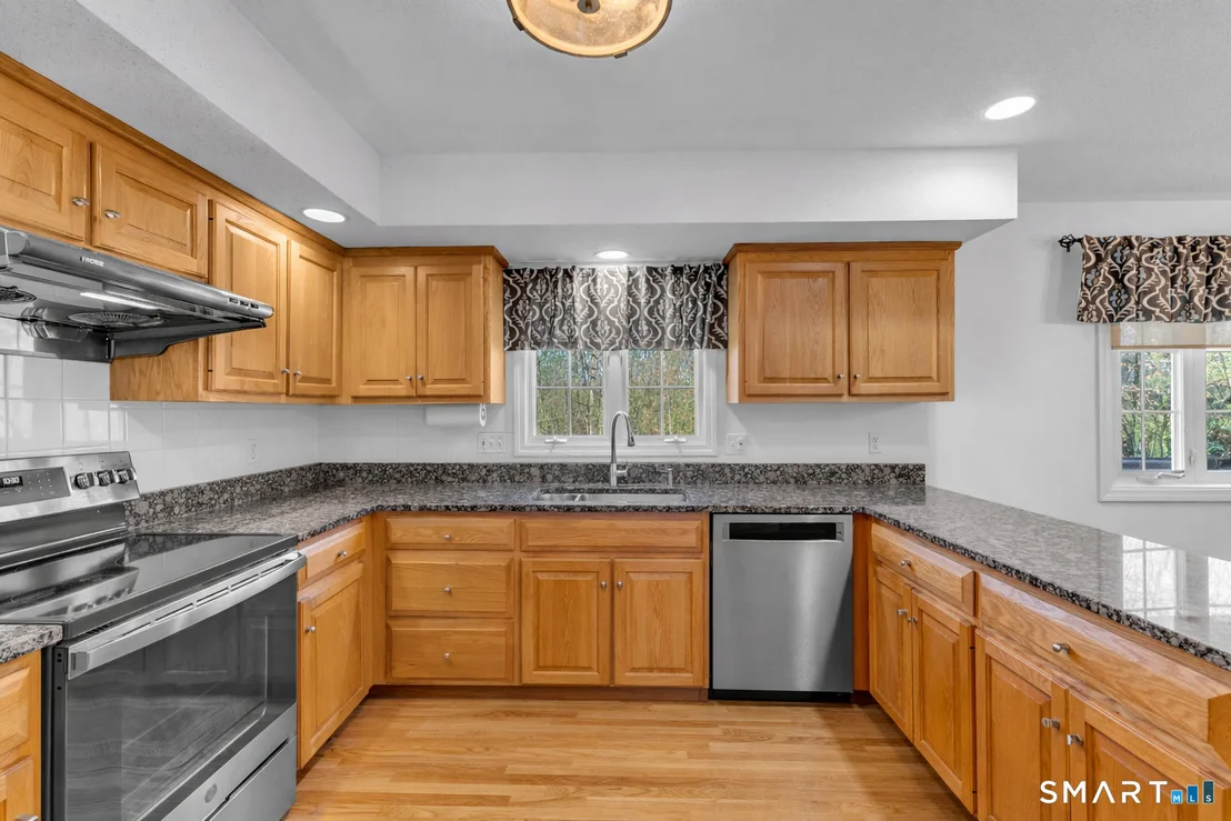 Photo of 322 Willow Road