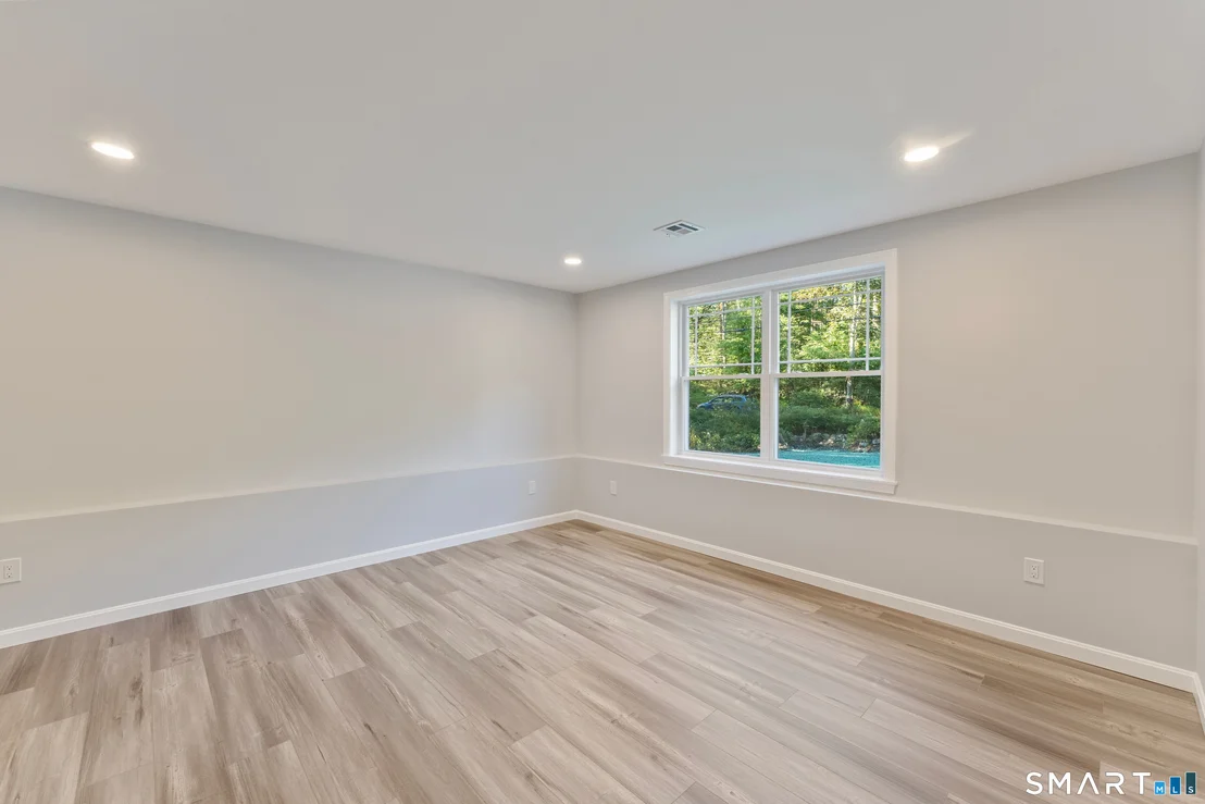 Photo of 874 Brook Road