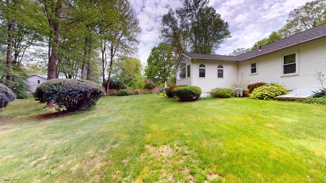Photo of 305 Broad Brook Road