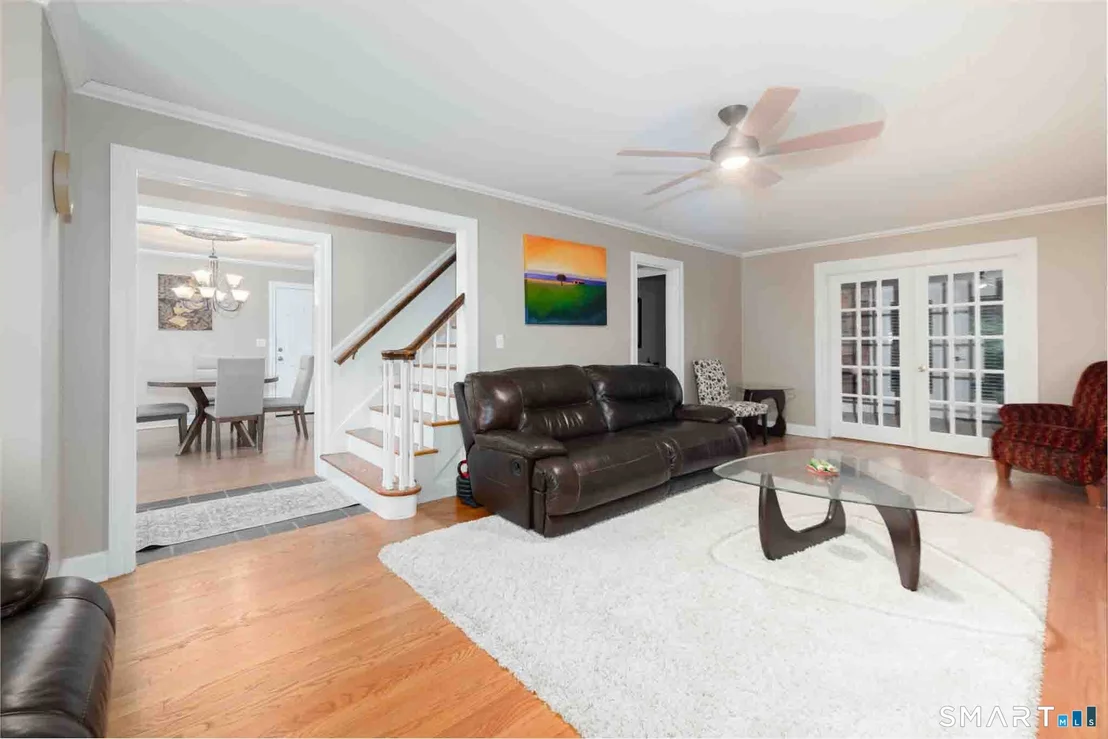 Photo of 140 Round Hill Road