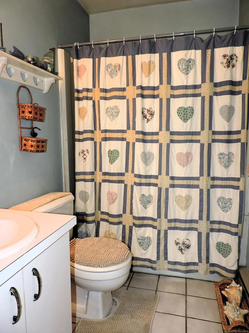 Photo of Unit 32C at 925 Oronoke Road