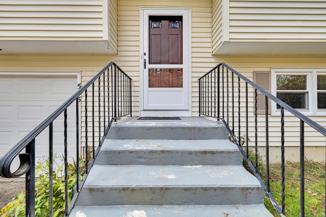 Photo of 595 Torringford Street