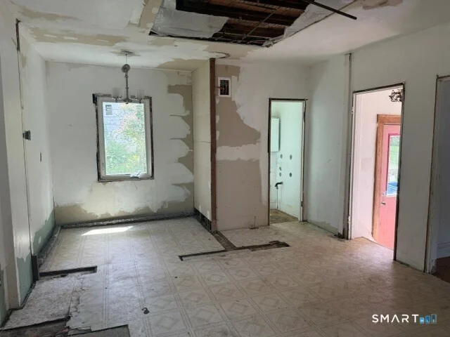 Photo of 105 Roydon Road