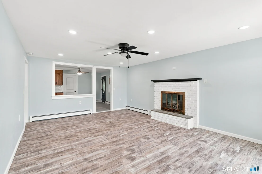 Photo of 75 Shore Road