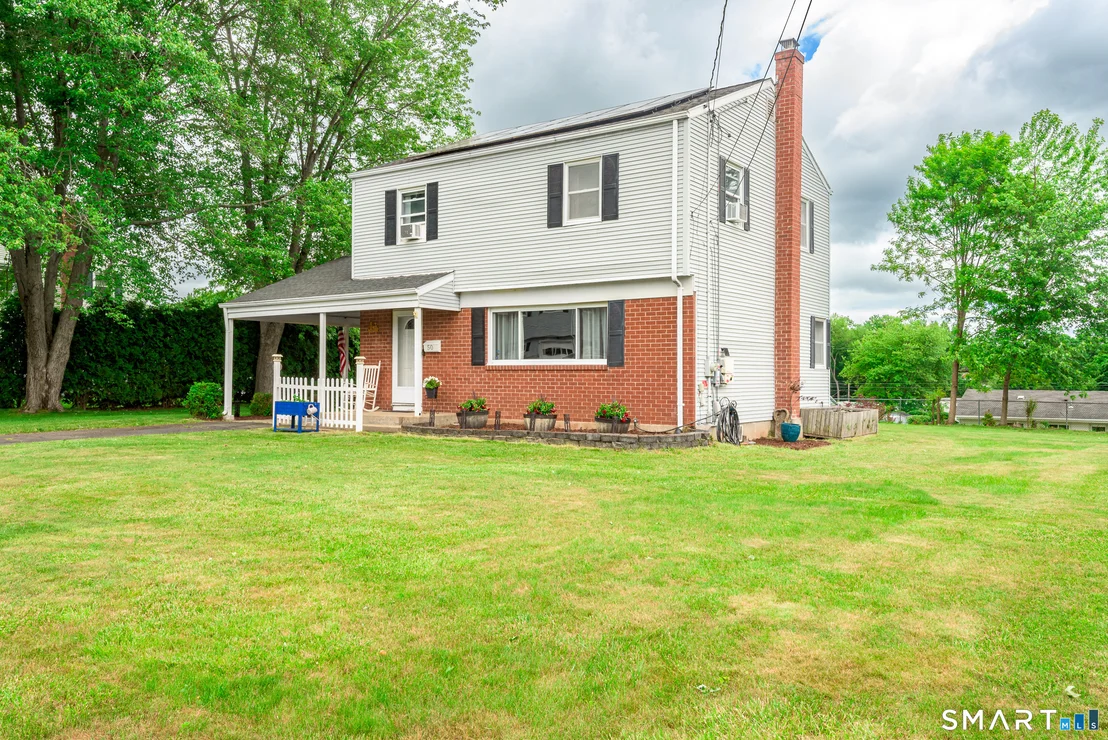 Photo of 50 Putnam Lane