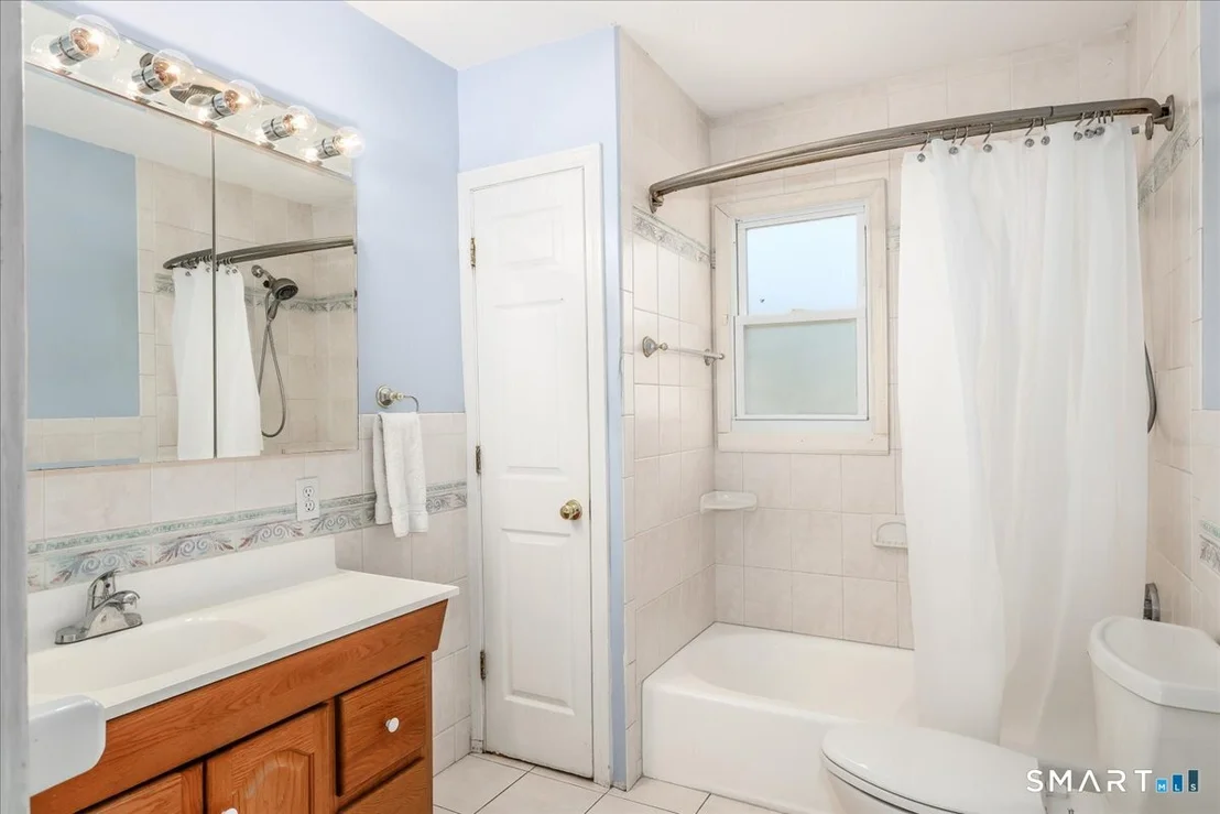 Photo of 161 Derby Avenue