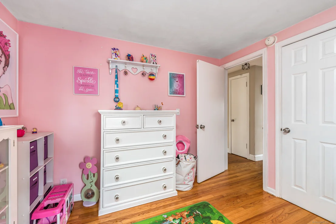 Photo of 7 Ridgefield Road