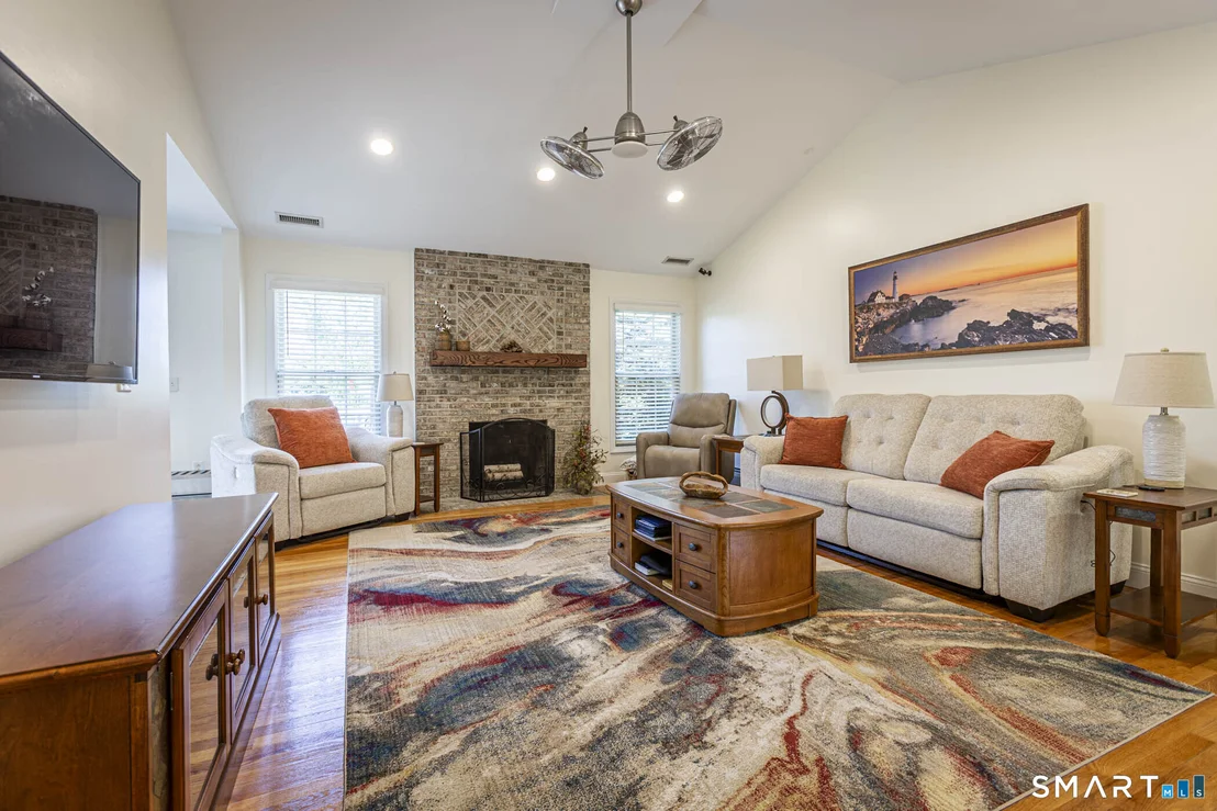 Photo of 255 East Road
