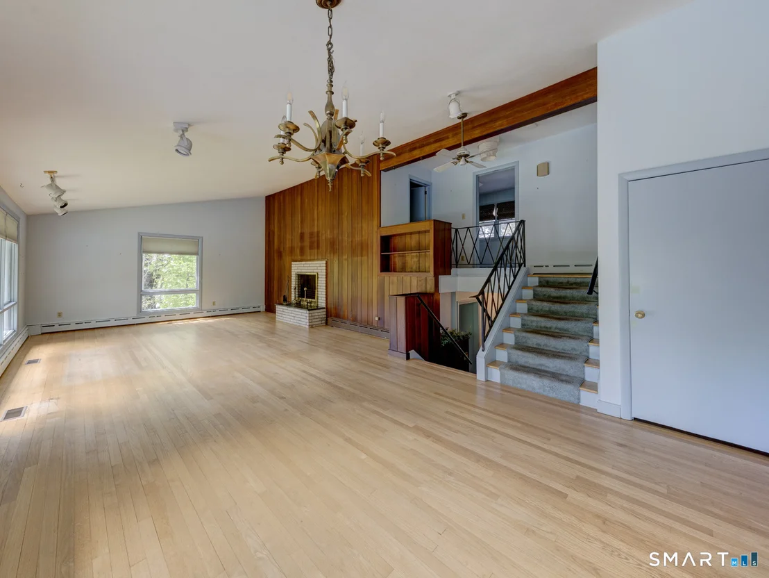 Photo of 284 Chestnut Hill Road