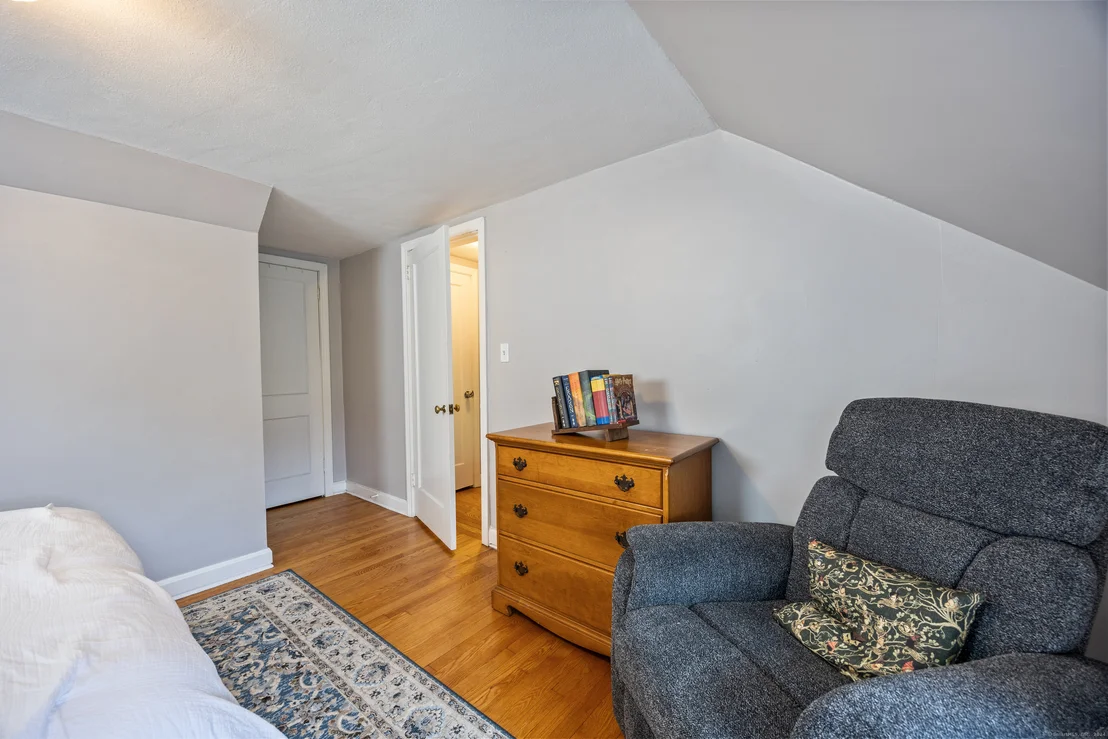 Photo of 165 Beverly Road