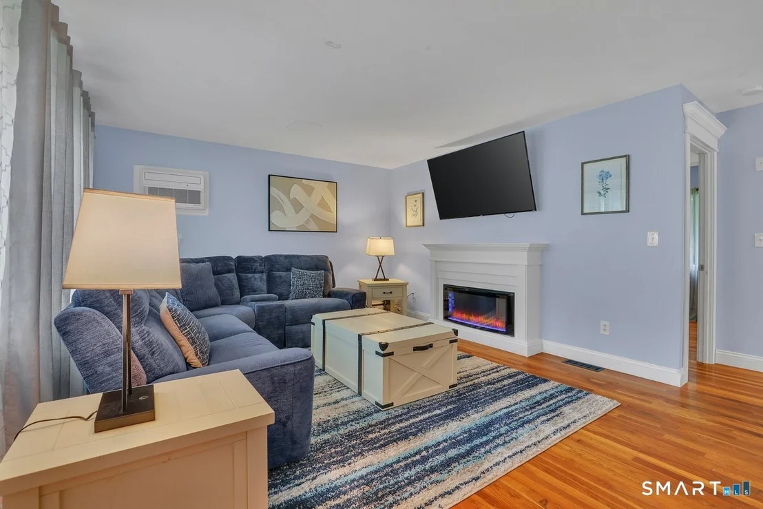 Photo of 25 Pine Tree Lane